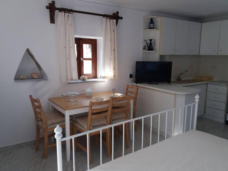 Grandpa Simos' Traditional Guest House Ájosz Romanósz Kültér fotó